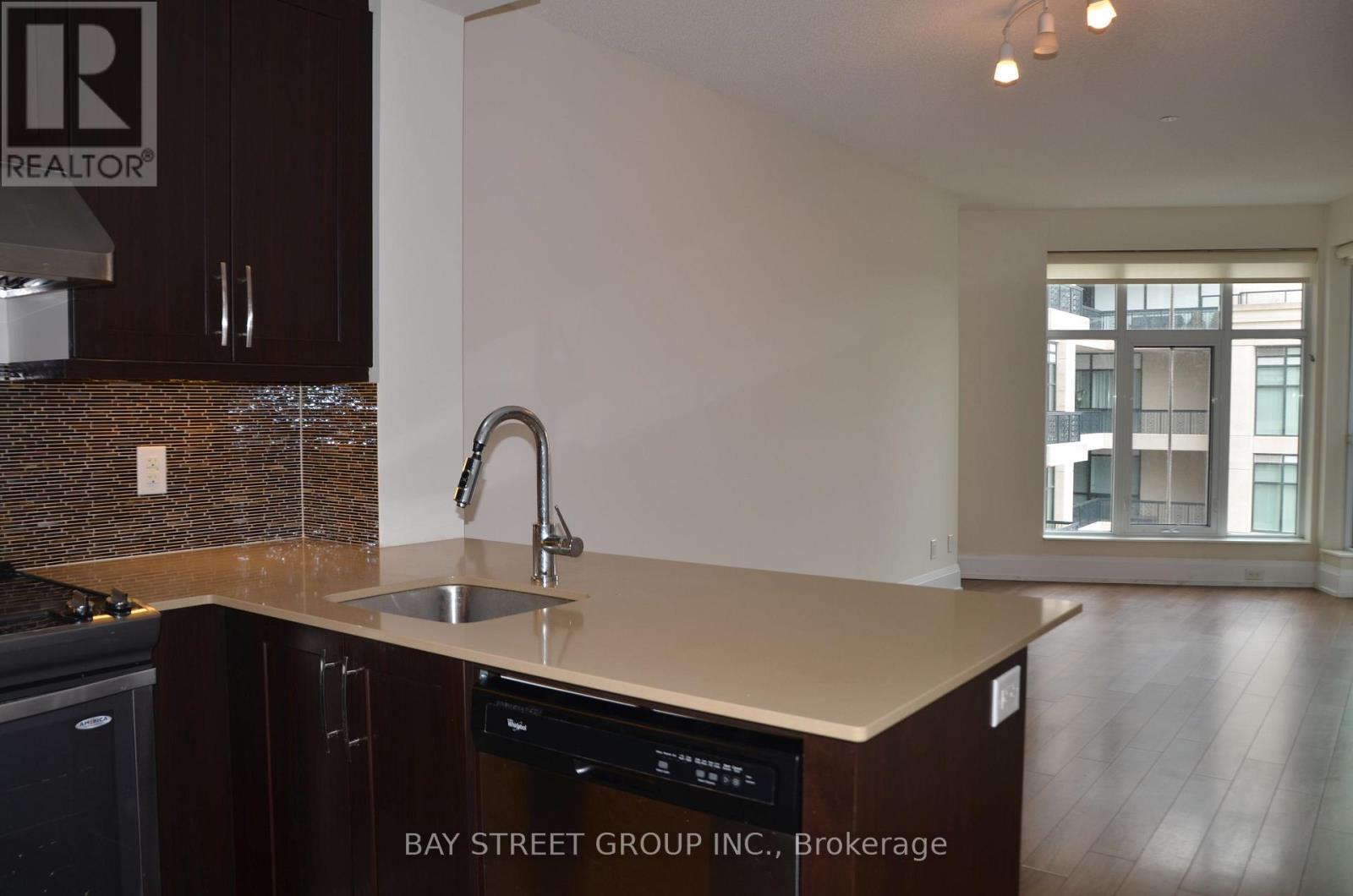 802 - 1 Old Mill Drive, Toronto, Ontario  M6S 0A1 - Photo 7 - W13021030