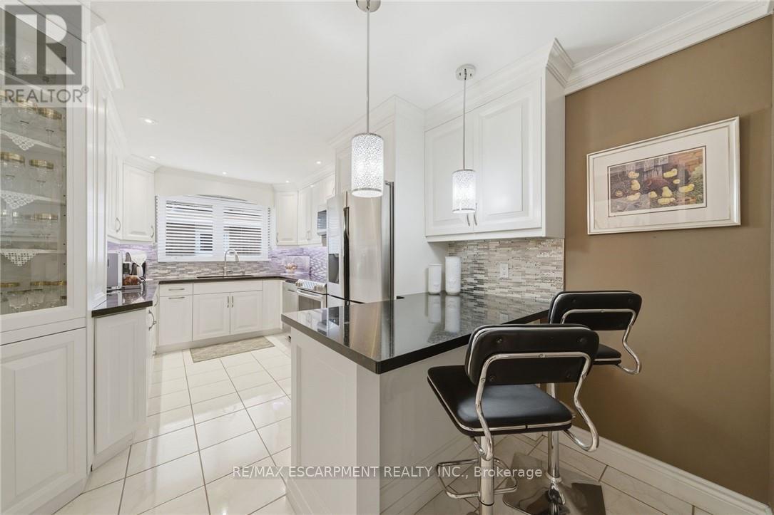 1149 Dowland Crescent, Burlington, Ontario  L7T 4C7 - Photo 12 - W13021064