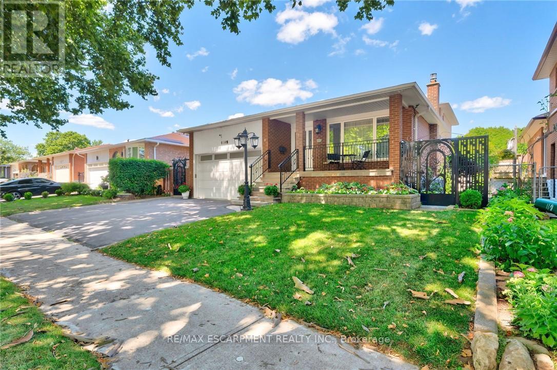 1149 Dowland Crescent, Burlington, Ontario  L7T 4C7 - Photo 2 - W13021064