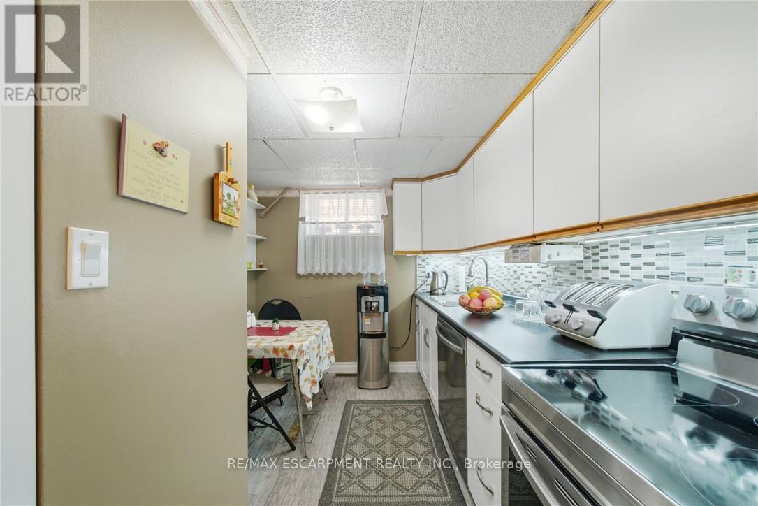 1149 Dowland Crescent, Burlington, Ontario  L7T 4C7 - Photo 35 - W13021064