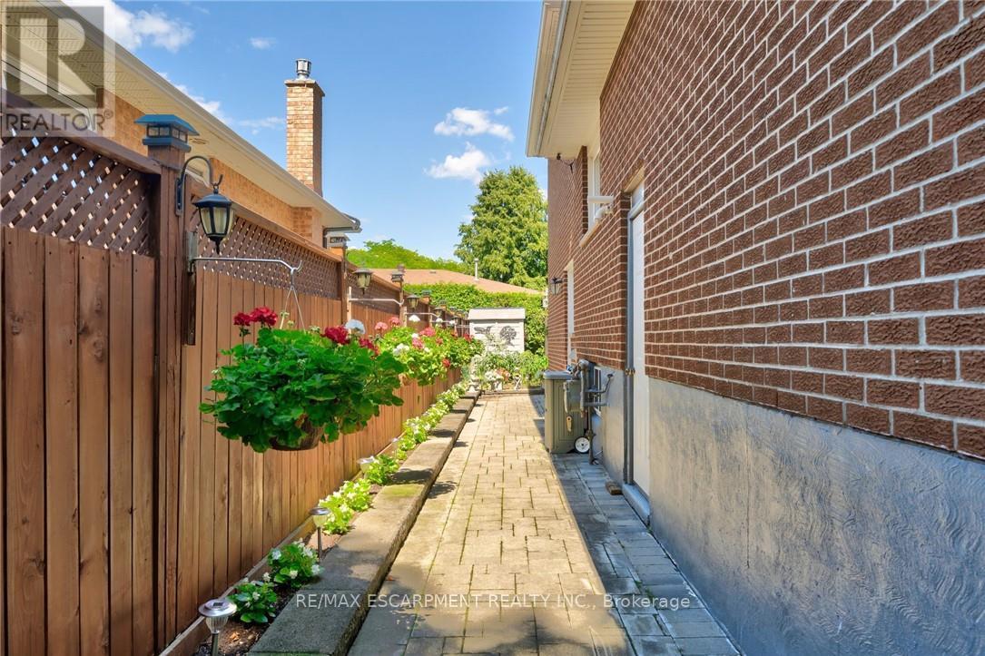 1149 Dowland Crescent, Burlington, Ontario  L7T 4C7 - Photo 41 - W13021064