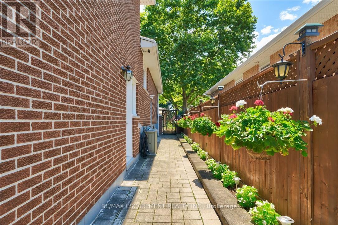 1149 Dowland Crescent, Burlington, Ontario  L7T 4C7 - Photo 42 - W13021064