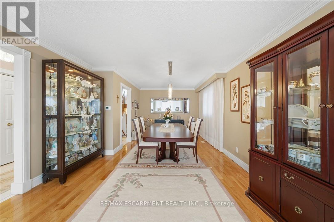 1149 Dowland Crescent, Burlington, Ontario  L7T 4C7 - Photo 8 - W13021064