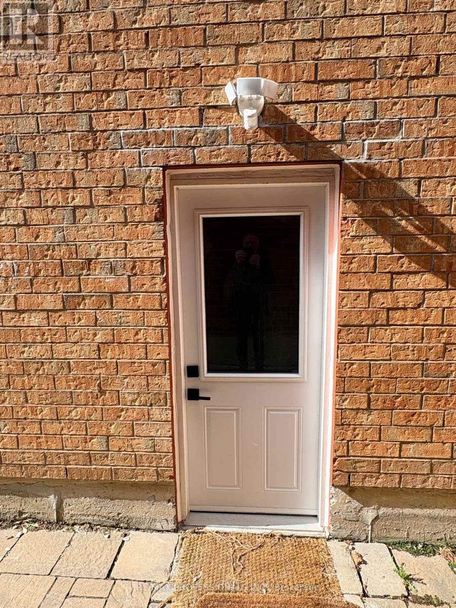 Bsmt - 851 Clemens Crescent, Mississauga, Ontario  L5V 2S8 - Photo 4 - W13021082