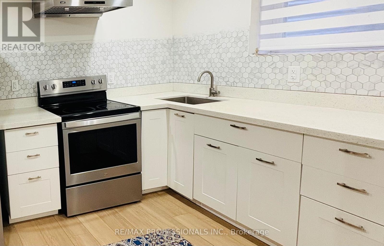 Bsmt - 851 Clemens Crescent, Mississauga, Ontario  L5V 2S8 - Photo 8 - W13021082