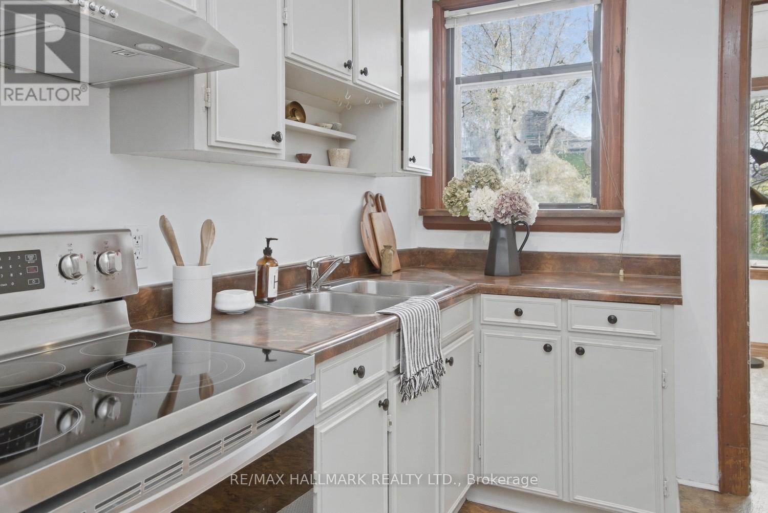 263 Humbercrest Boulevard, Toronto, Ontario  M6S 4L5 - Photo 22 - W13021110