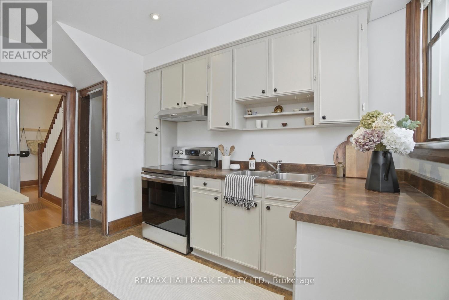 263 Humbercrest Boulevard, Toronto, Ontario  M6S 4L5 - Photo 23 - W13021110