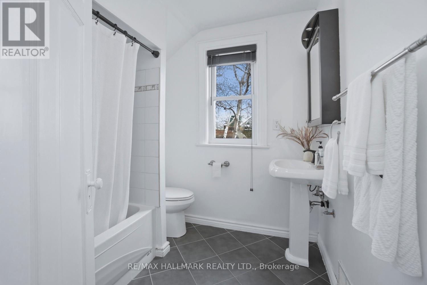 263 Humbercrest Boulevard, Toronto, Ontario  M6S 4L5 - Photo 27 - W13021110