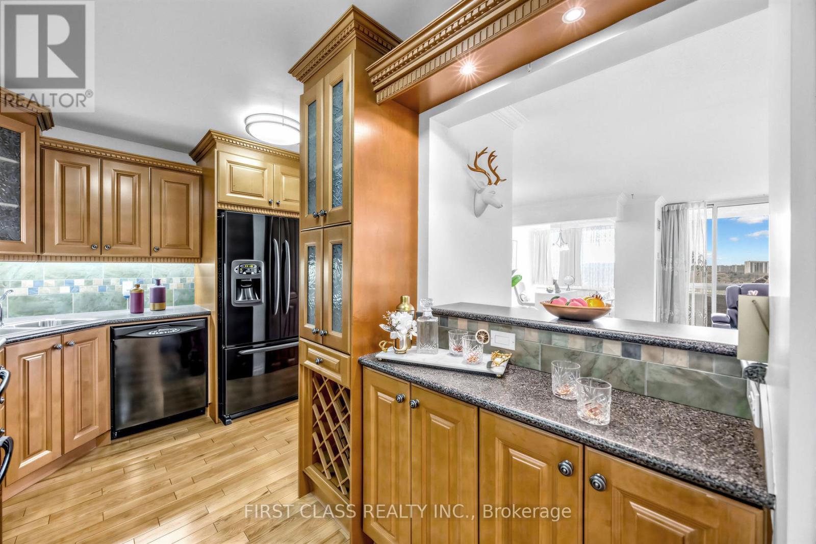 1007 - 362 The East Mall Road, Toronto, Ontario  M9B 6C4 - Photo 8 - W13021114