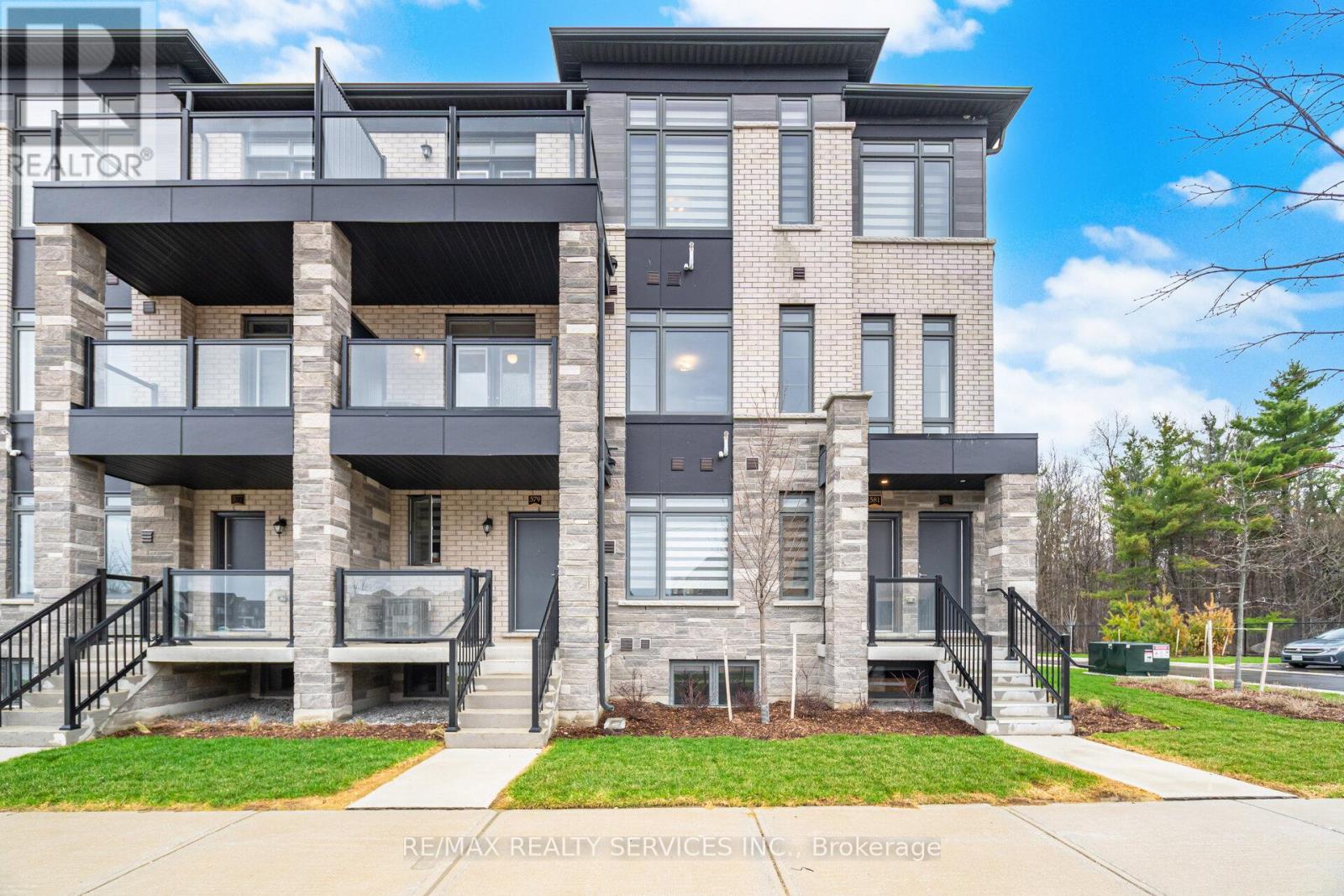 581 Tim Manley Avenue S, Caledon, Ontario  L7C 4P3 - Photo 3 - W13021138