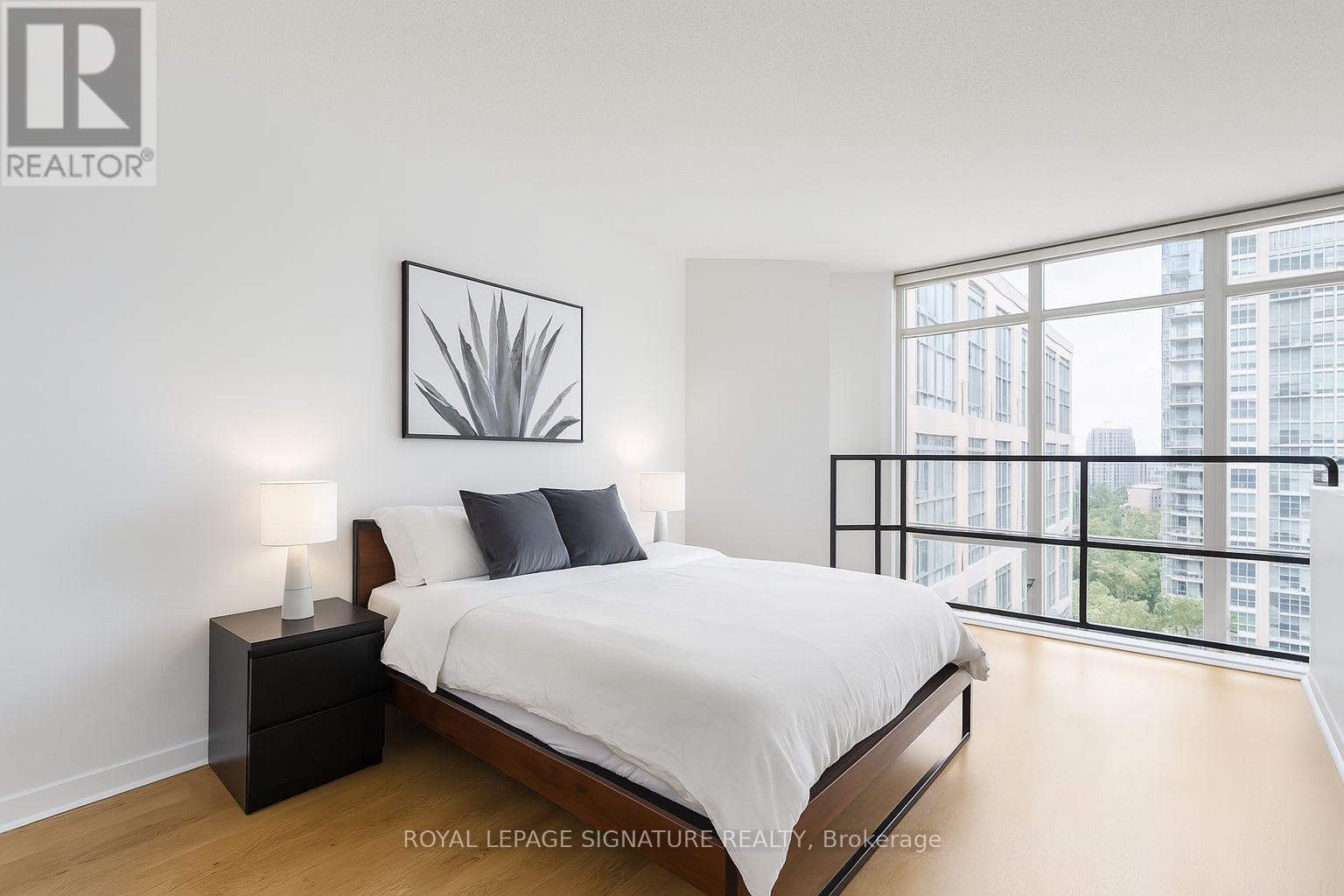 702 - 250 Manitoba Street, Toronto, Ontario  M8Y 4G8 - Photo 5 - W13021168