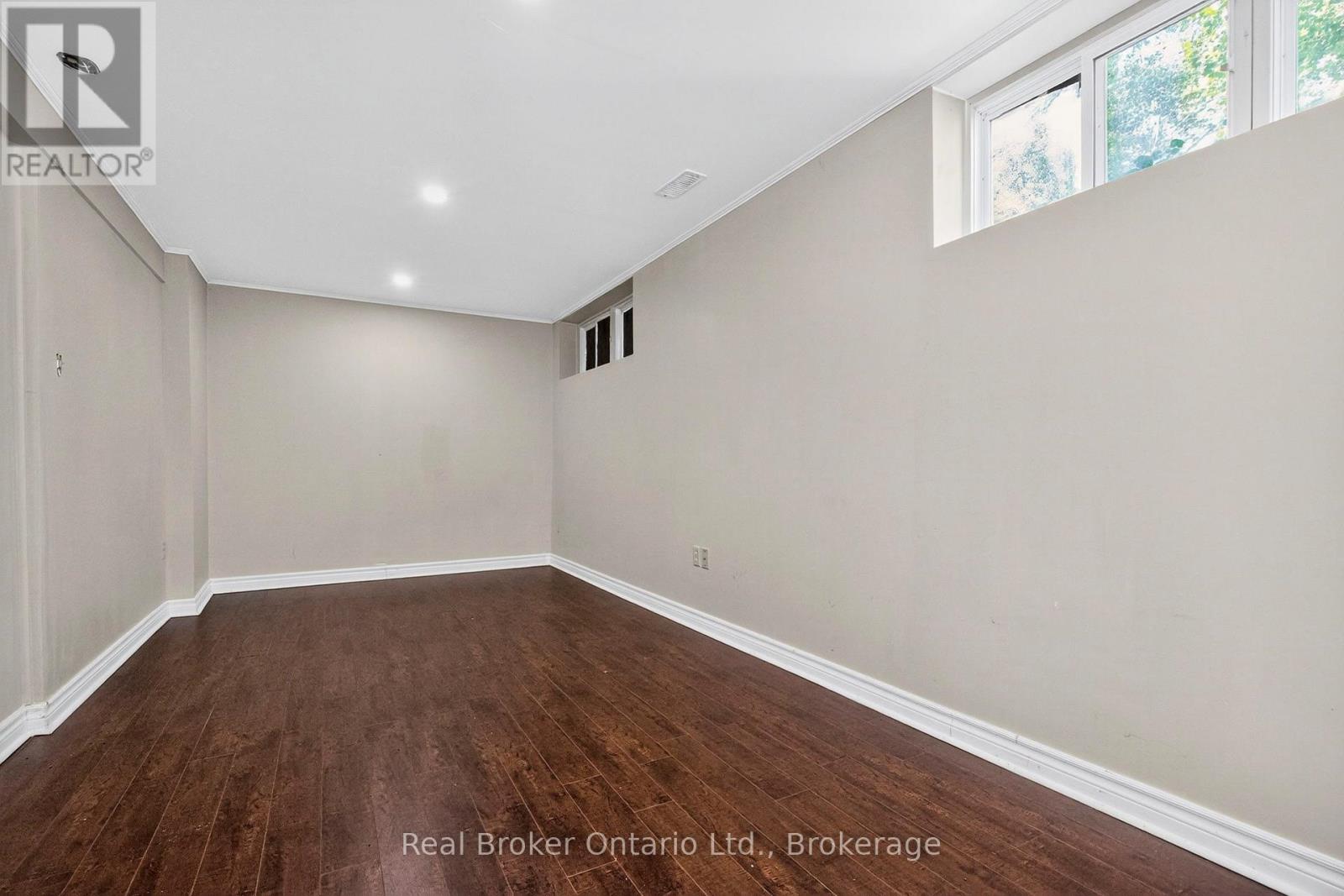 8 Bridle Road, Penetanguishene, Ontario  L9M 1J5 - Photo 17 - S12550228