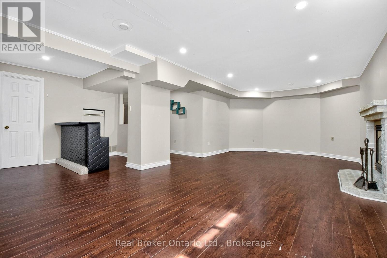 8 Bridle Road, Penetanguishene, Ontario  L9M 1J5 - Photo 15 - S12550228