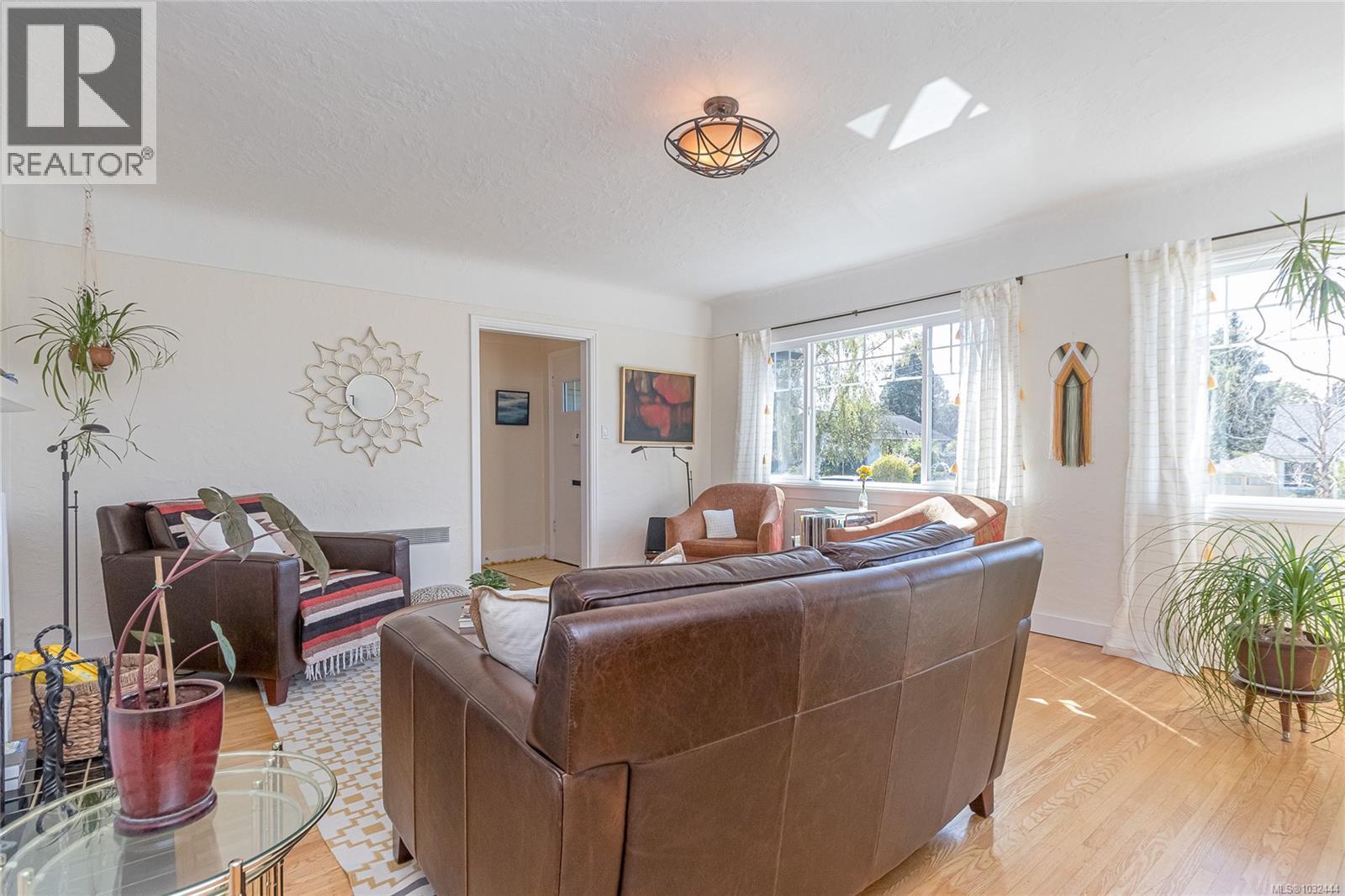 2551 Florence St, Oak Bay, British Columbia  V8R 5E7 - Photo 4 - 1032444