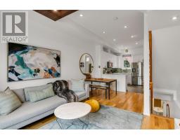 22 FAIRHEAD MEWS, Toronto, Ontario