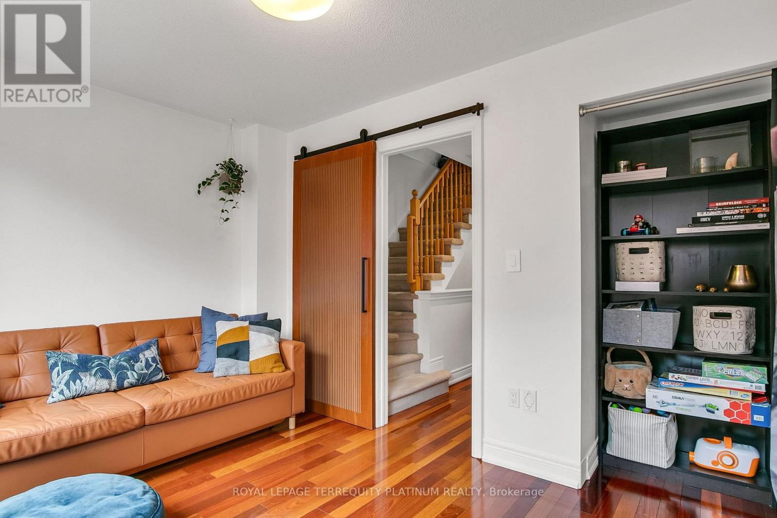 22 Fairhead Mews, Toronto, Ontario  M4E 3Y4 - Photo 18 - E13021184