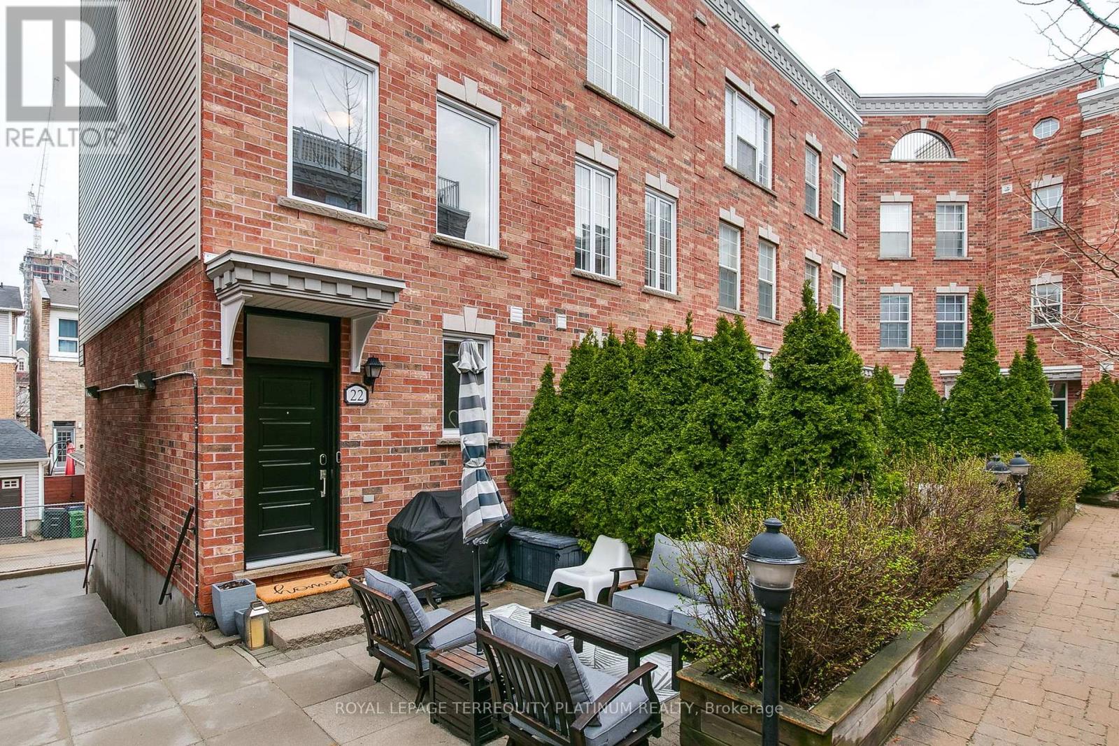 22 Fairhead Mews, Toronto, Ontario  M4E 3Y4 - Photo 22 - E13021184