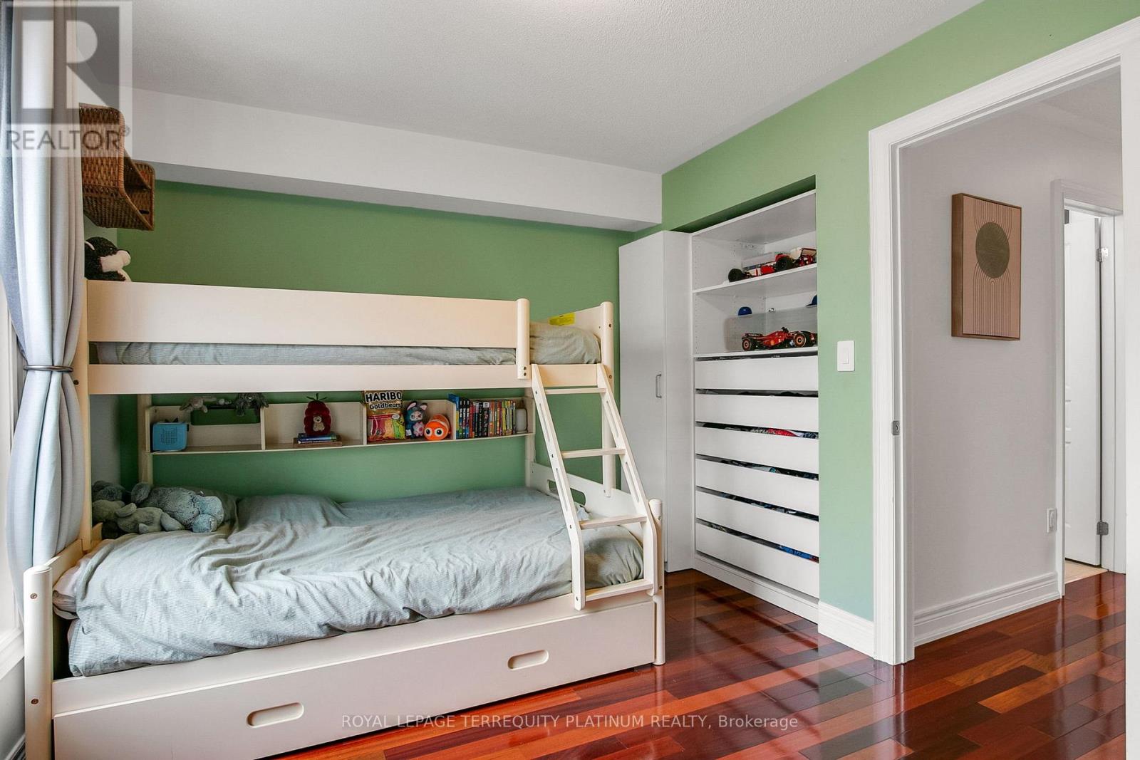 22 Fairhead Mews, Toronto, Ontario  M4E 3Y4 - Photo 15 - E13021184