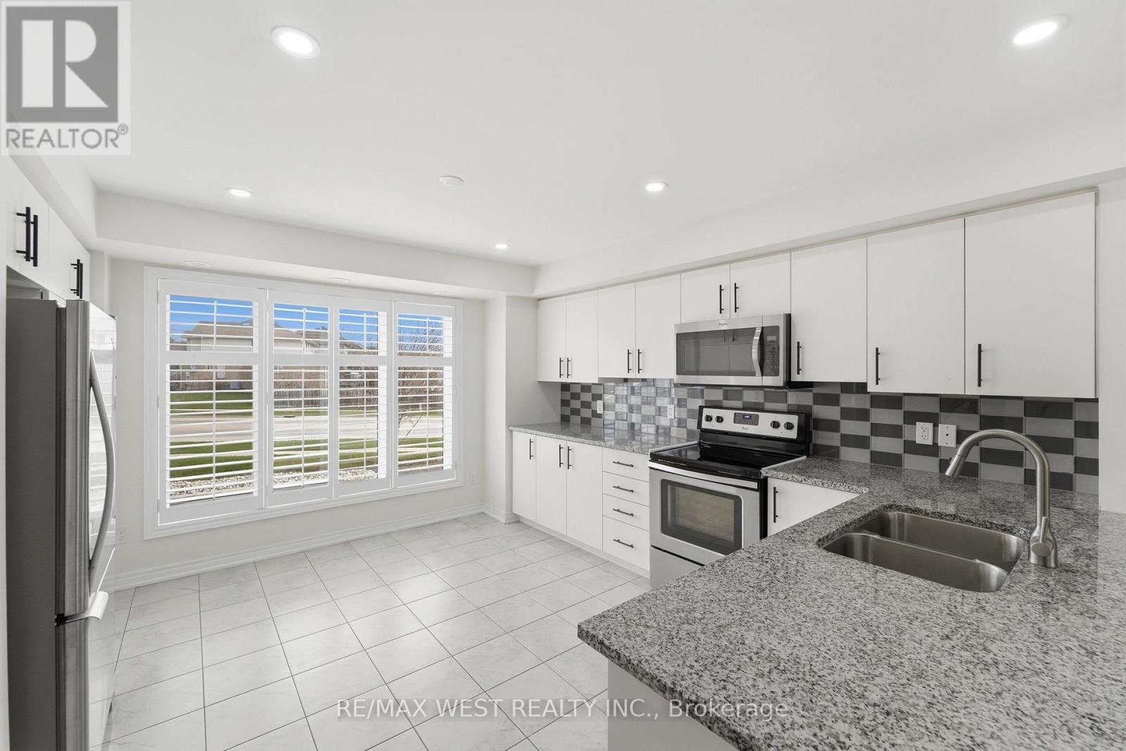 156 - 156 Watson Parkway N, Guelph, Ontario  N1E 0P6 - Photo 3 - X13021074