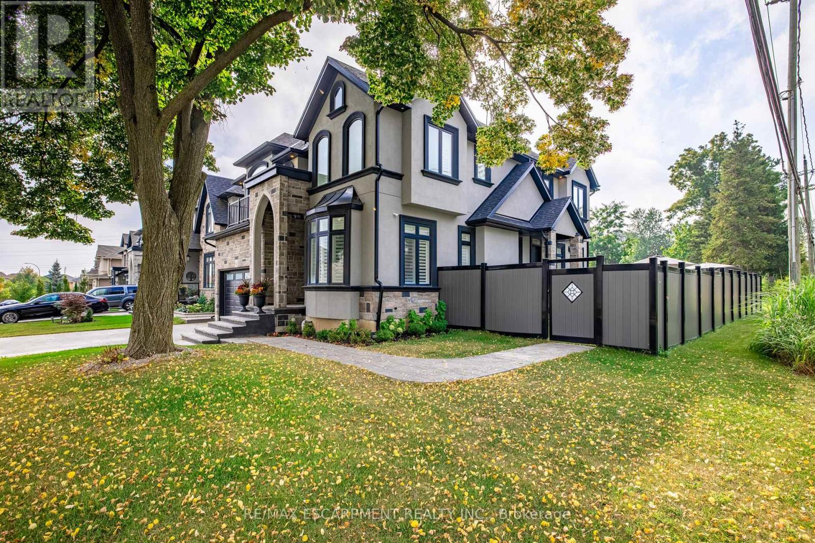 4 Lockman Drive, Hamilton, Ontario  L9K 0C1 - Photo 4 - X13021180