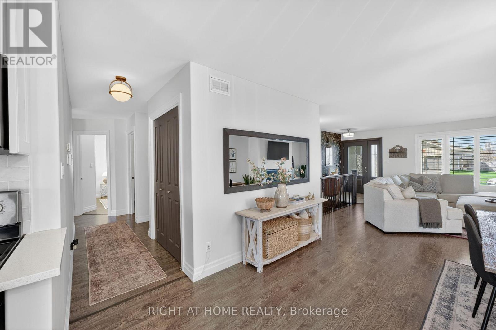 27 Woodburn Drive, Quinte West, Ontario  K8V 0E1 - Photo 11 - X13021182