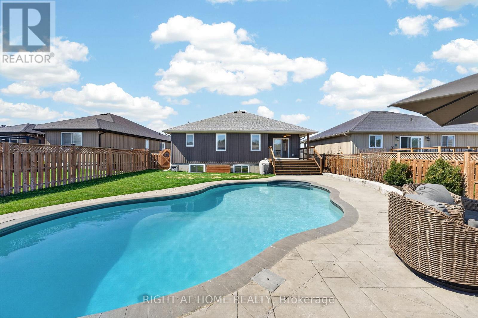 27 Woodburn Drive, Quinte West, Ontario  K8V 0E1 - Photo 34 - X13021182