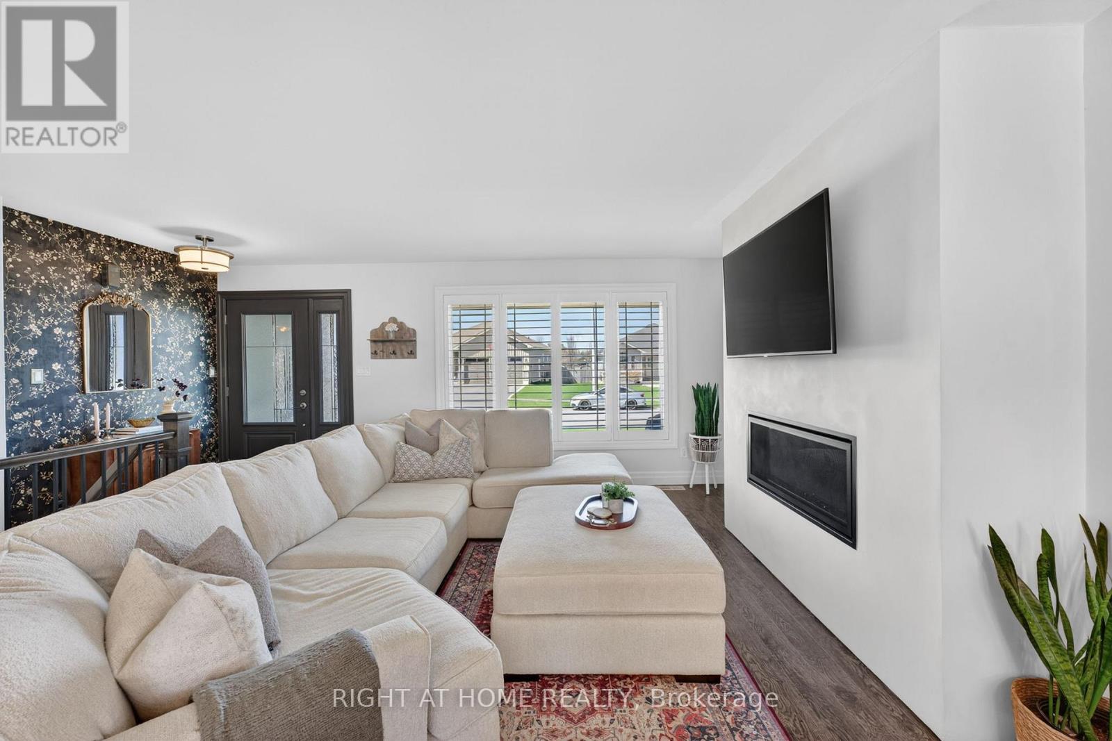 27 Woodburn Drive, Quinte West, Ontario  K8V 0E1 - Photo 5 - X13021182