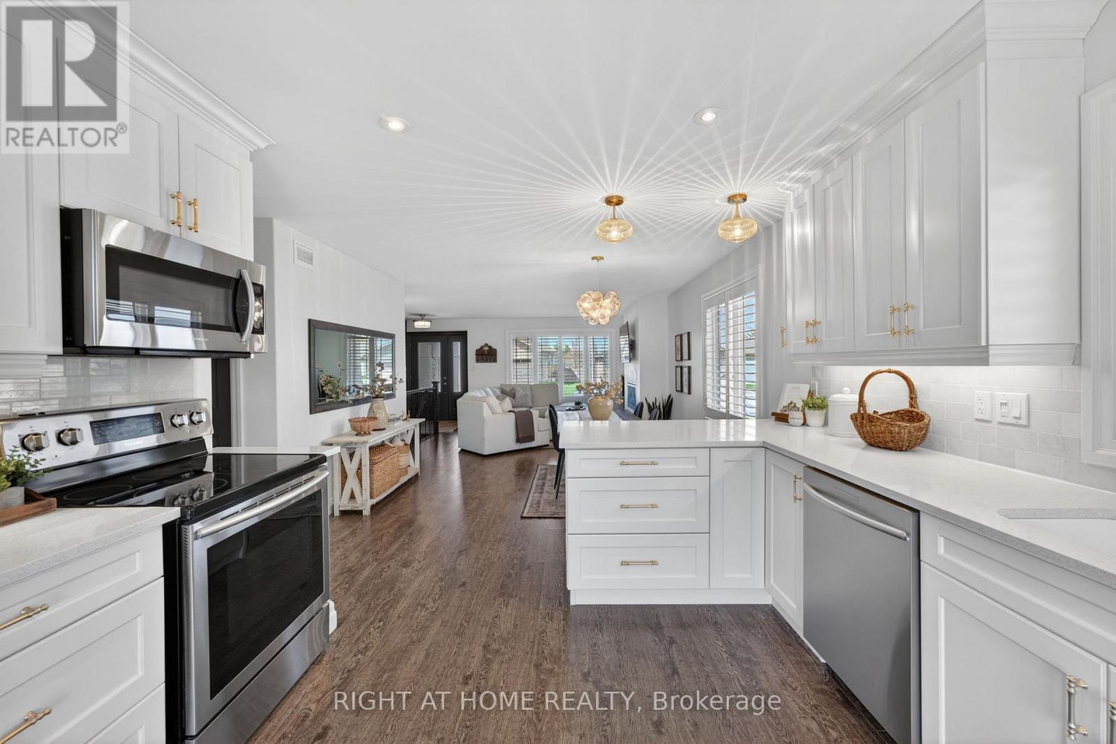 27 Woodburn Drive, Quinte West, Ontario  K8V 0E1 - Photo 8 - X13021182