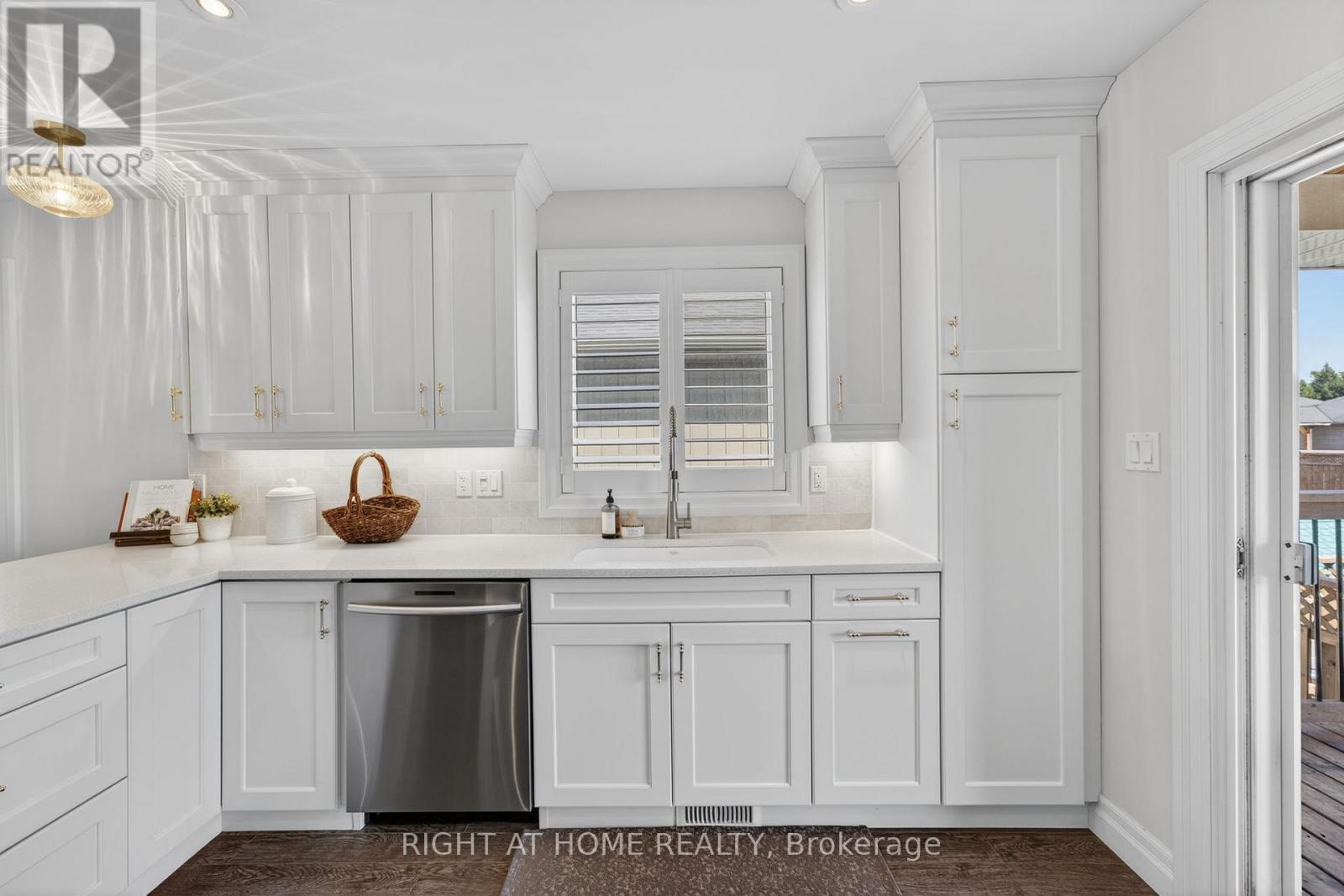 27 Woodburn Drive, Quinte West, Ontario  K8V 0E1 - Photo 9 - X13021182