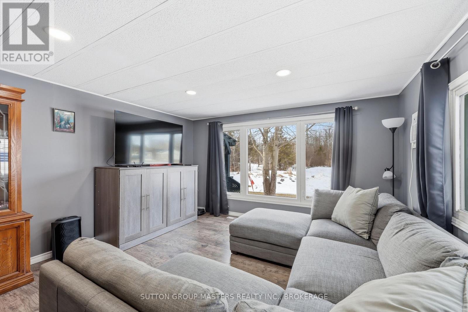 9 Patterson Boulevard, Rideau Lakes, Ontario  K0G 1E0 - Photo 4 - X12927384