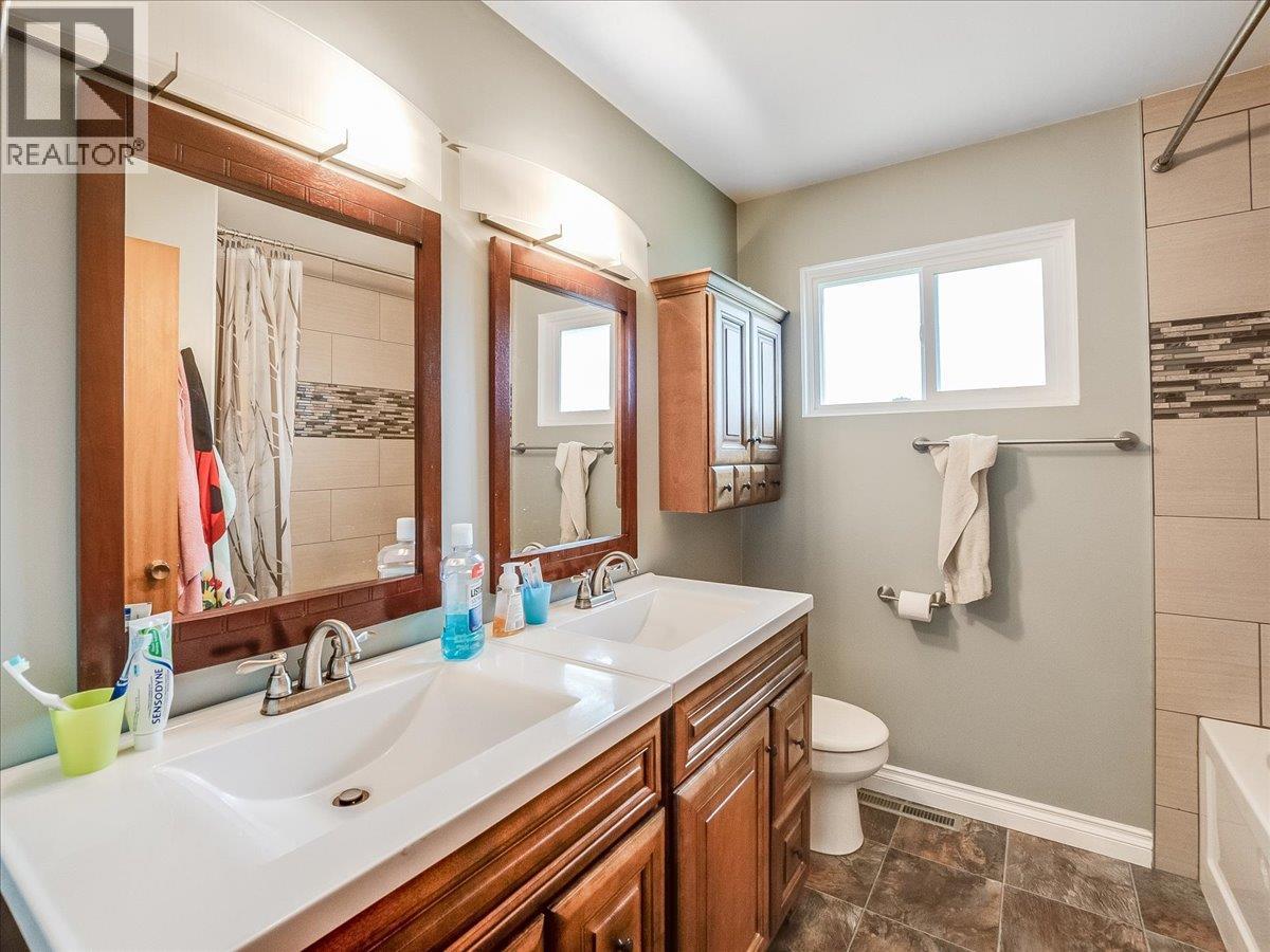 1500 3b Hwy, Fruitvale, British Columbia  V0G 1L1 - Photo 28 - 10384129