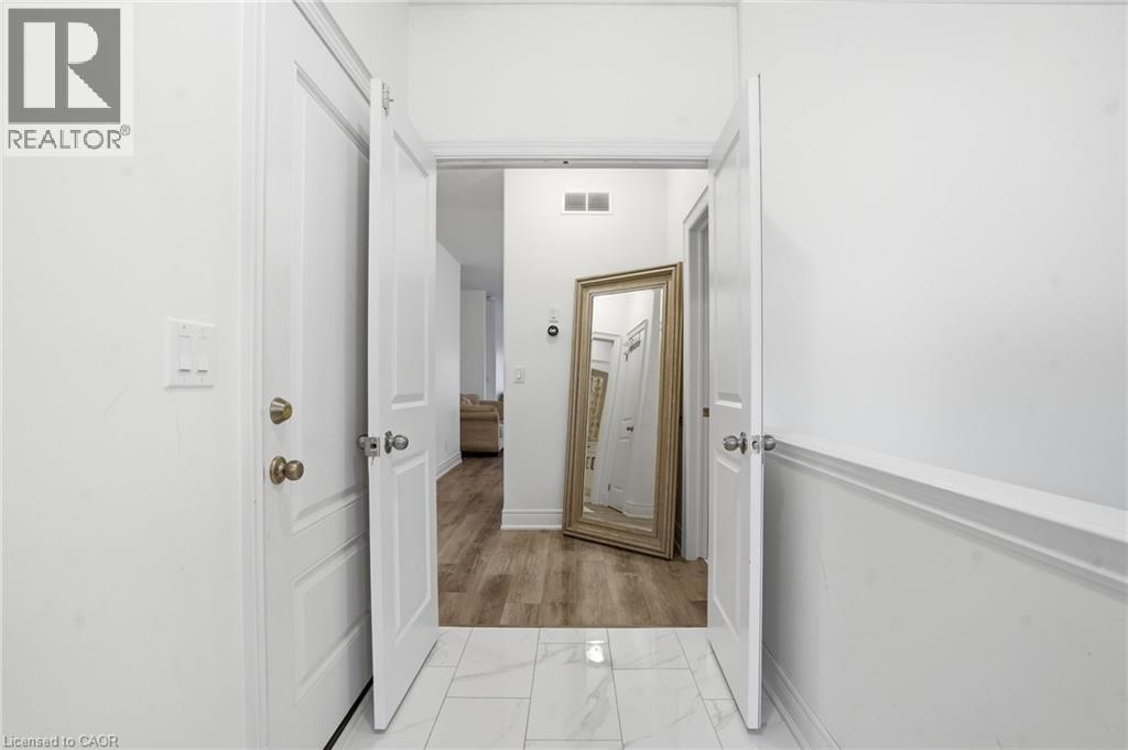 1049 Kettle Court Unit# Main, Fort Erie, Ontario  L2A 1H3 - Photo 4 - 40822555