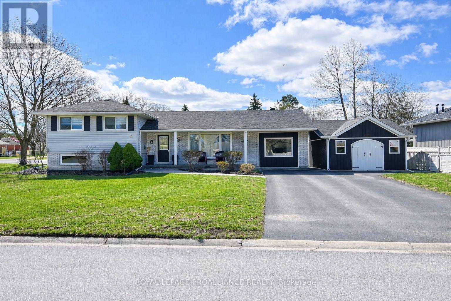 11 STAVEBANK ROAD, Belleville, Ontario