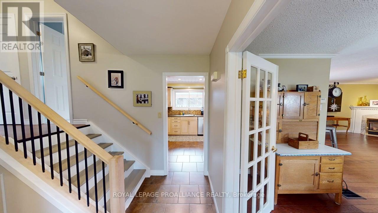 11 Stavebank Road, Belleville, Ontario  K8P 2N7 - Photo 2 - X13021346