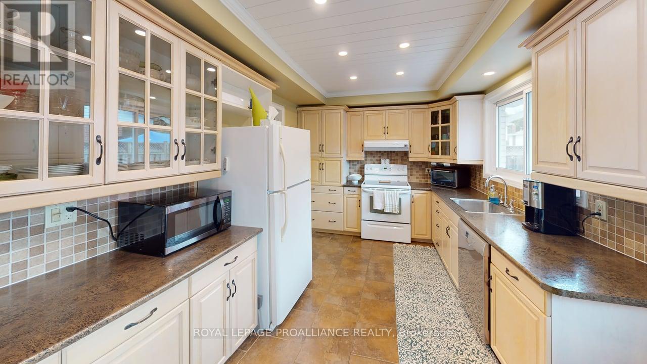 11 Stavebank Road, Belleville, Ontario  K8P 2N7 - Photo 7 - X13021346