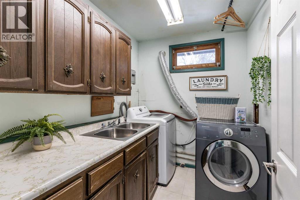 176 1 Street SW, Medicine Hat, Alberta  T1A 3Y9 - Photo 34 - A2282338