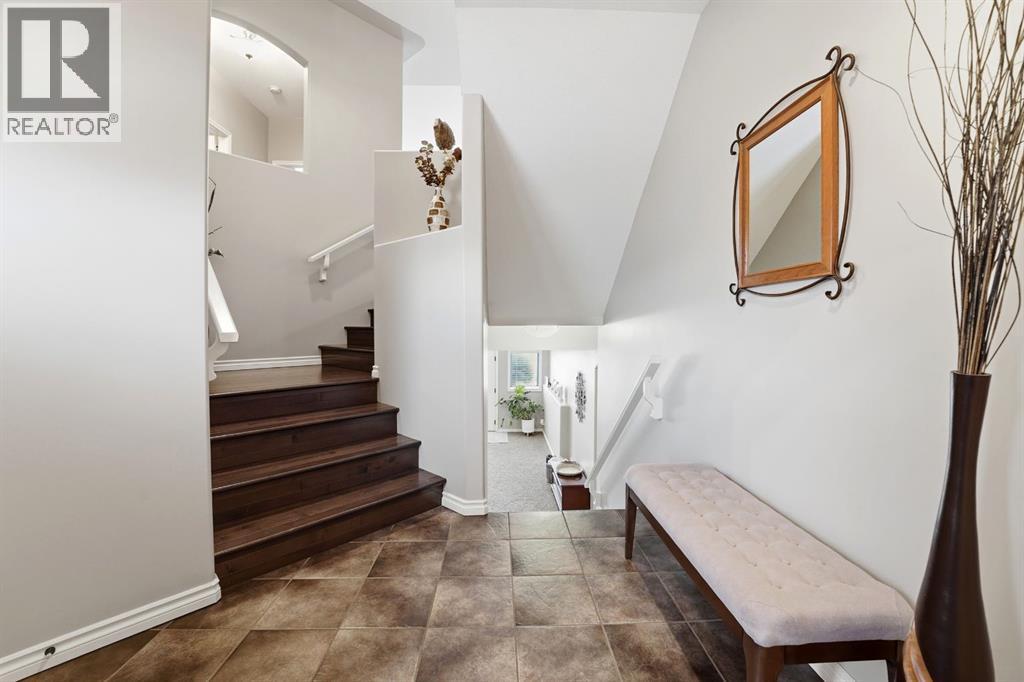 152 Vincent Close, Red Deer, Alberta  T4R 0H8 - Photo 2 - A2303181