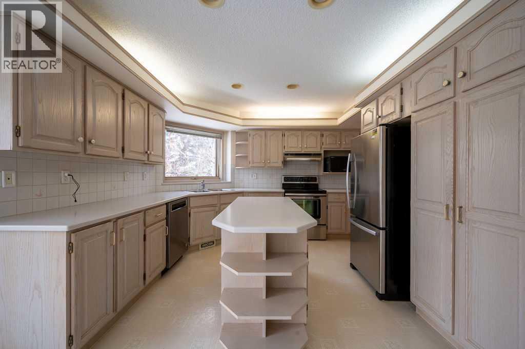 207 Shawnee Mews Sw, Calgary, Alberta  T2Y 1W4 - Photo 11 - A2299230