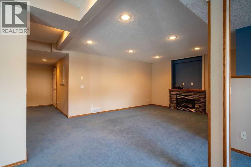 207 Shawnee Mews Sw, Calgary, Alberta  T2Y 1W4 - Photo 37 - A2299230