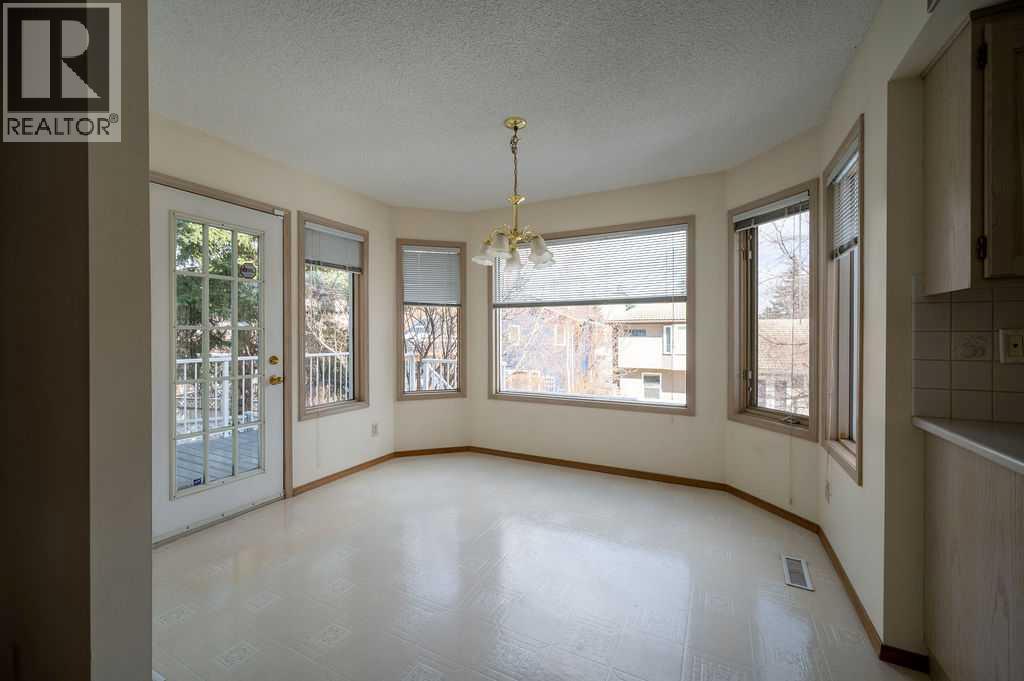 207 Shawnee Mews Sw, Calgary, Alberta  T2Y 1W4 - Photo 14 - A2299230