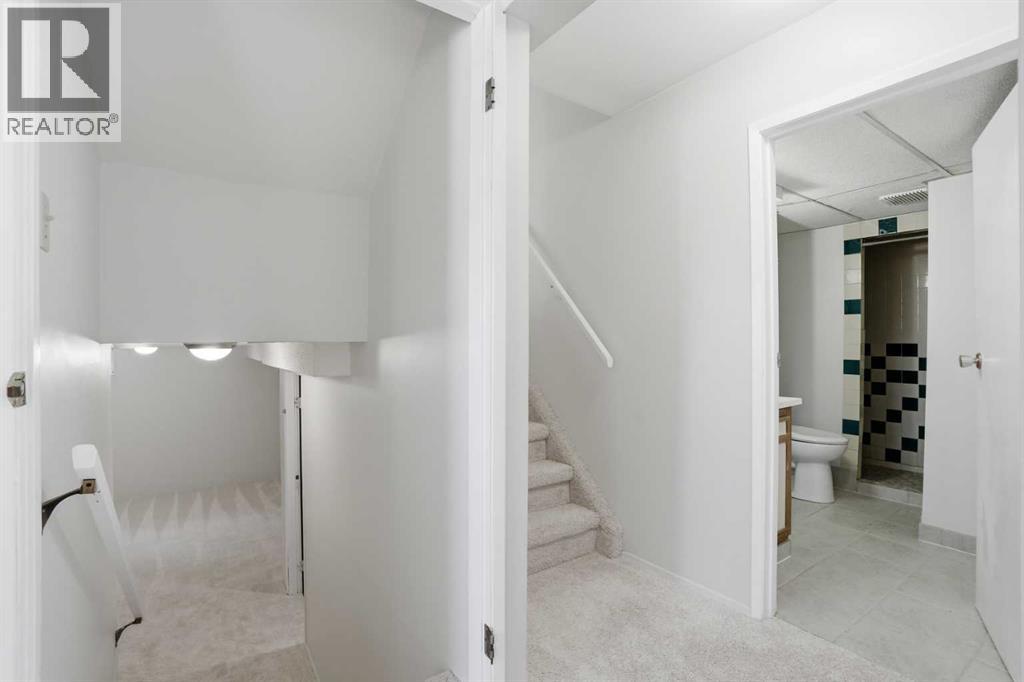 107 Nottingham Road, Calgary, Alberta  T2K 5R2 - Photo 35 - A2301234