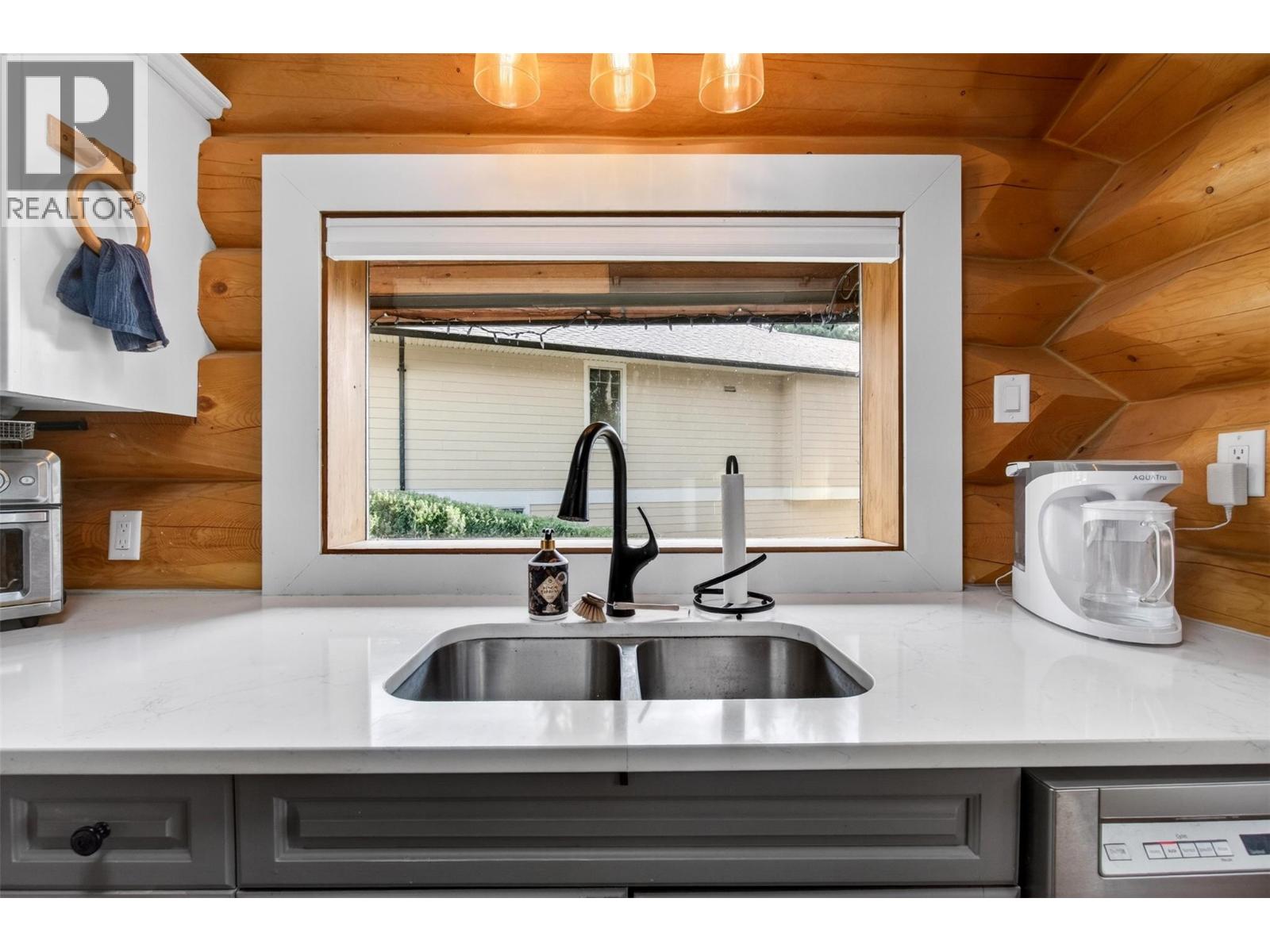 2403 Mount Tuam Crescent, Sorrento, British Columbia  V0E 2W2 - Photo 16 - 10383836