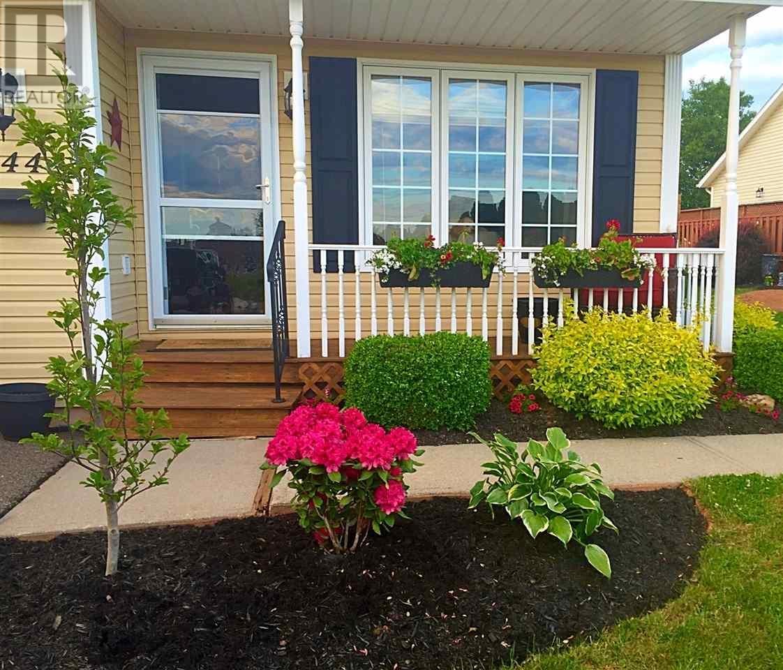 344 Shakespeare Drive, Stratford, Prince Edward Island  C1B 2W1 - Photo 2 - 202608016