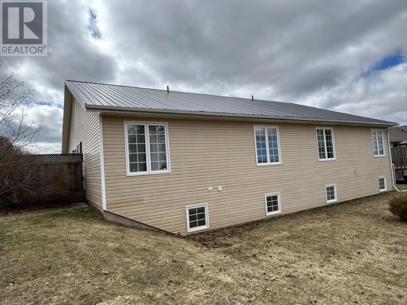 344 Shakespeare Drive, Stratford, Prince Edward Island  C1B 2W1 - Photo 25 - 202608016