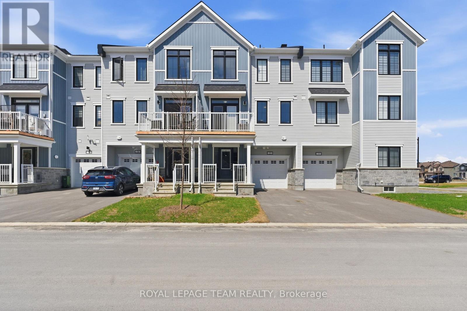 22 STITCH MEWS, ottawa, Ontario