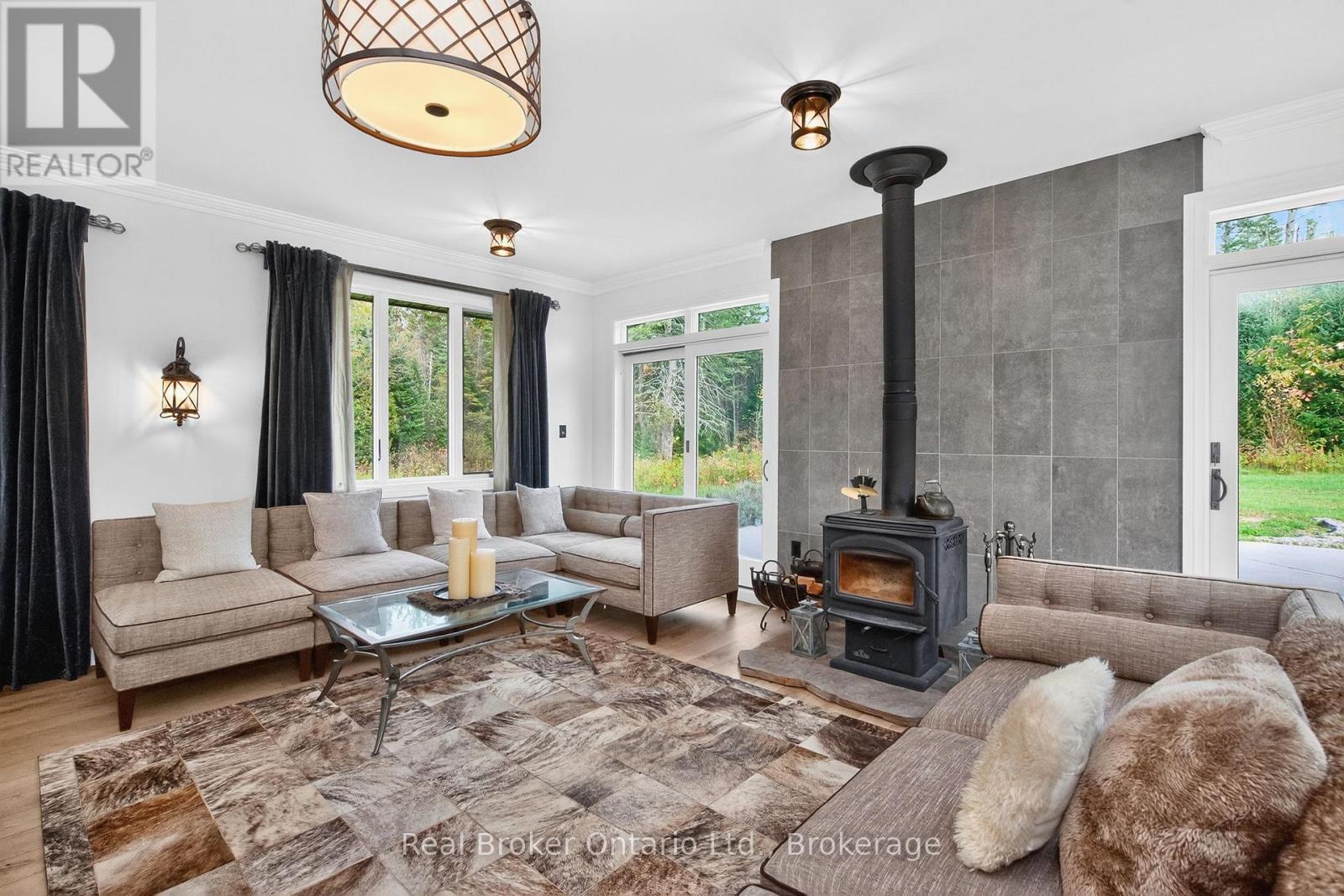 1076 Beaver Lane, Springwater, Ontario  L9X 0M1 - Photo 19 - S12812568