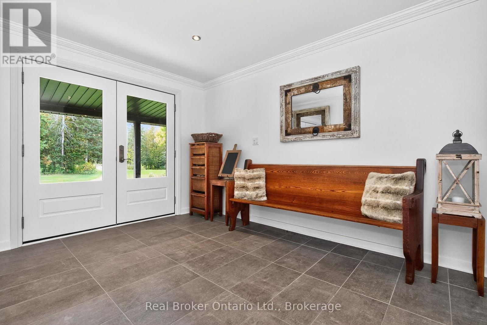 1076 Beaver Lane, Springwater, Ontario  L9X 0M1 - Photo 8 - S12812568