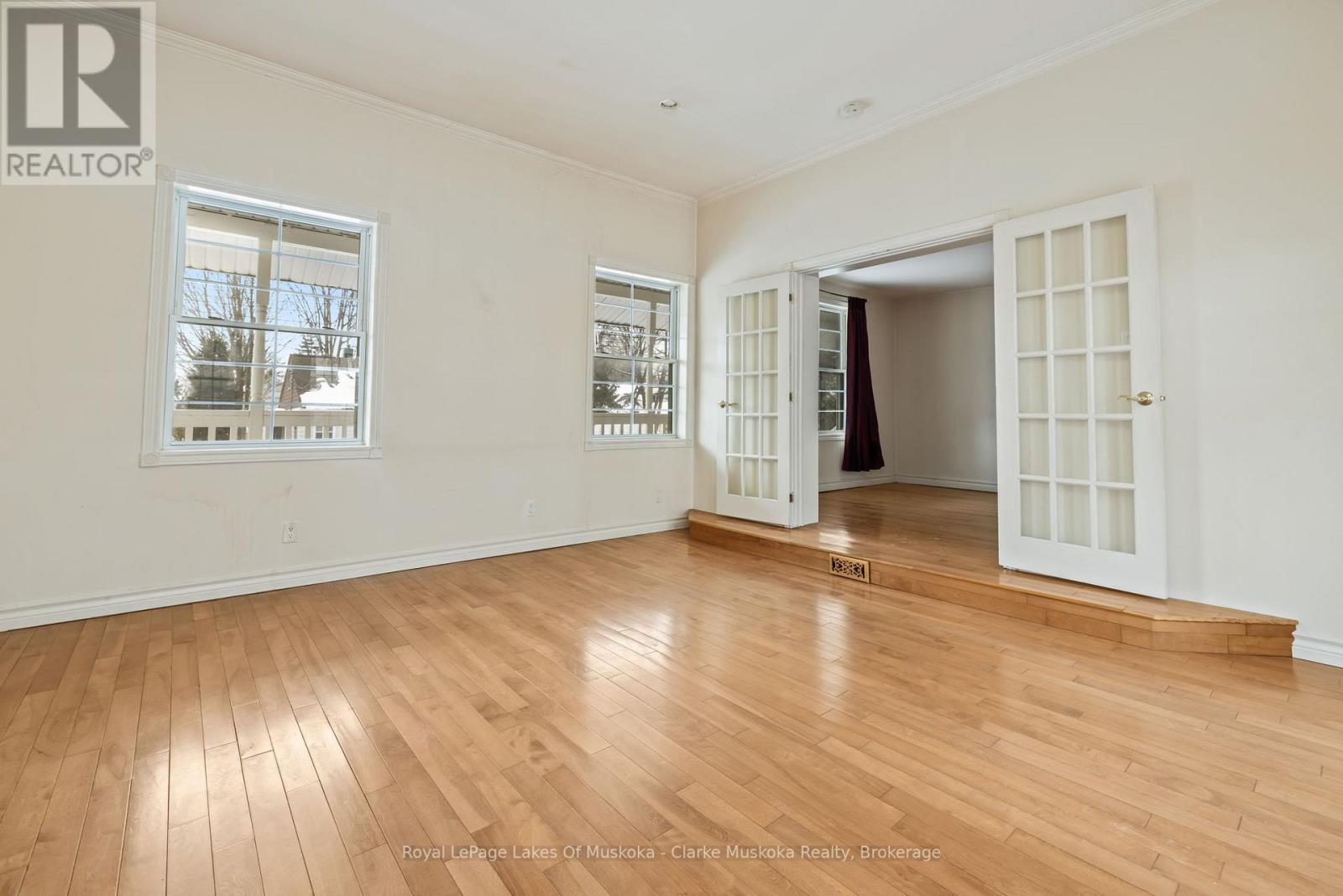 14 Glen Avenue, Parry Sound, Ontario  P2A 2B8 - Photo 10 - X12819532