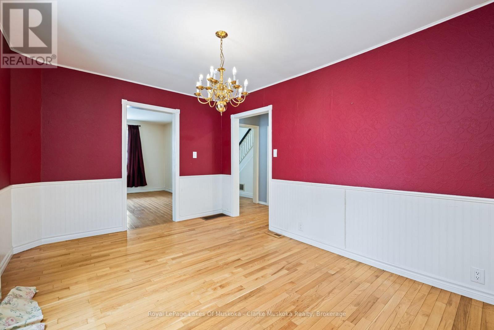 14 Glen Avenue, Parry Sound, Ontario  P2A 2B8 - Photo 12 - X12819532