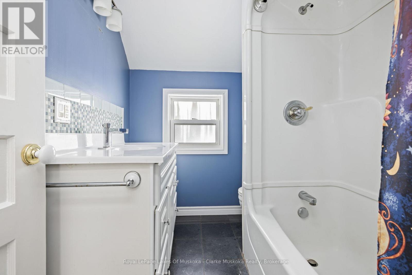 14 Glen Avenue, Parry Sound, Ontario  P2A 2B8 - Photo 28 - X12819532